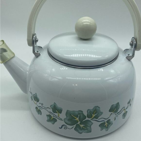 Vintage Ivy Teapot - Picture 1 of 8